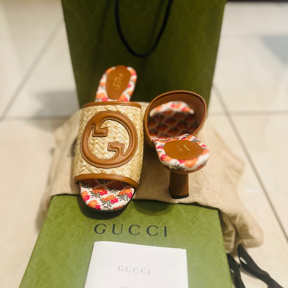 New Gucci Mabel Raffia Slide Sandals Size: 37 1/2,  US 7.5